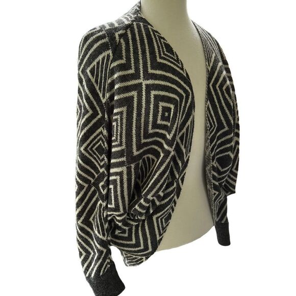 Black & White Cardigan SweaterWrap with Wings Sleeves size Medium - Picture 4 of 15